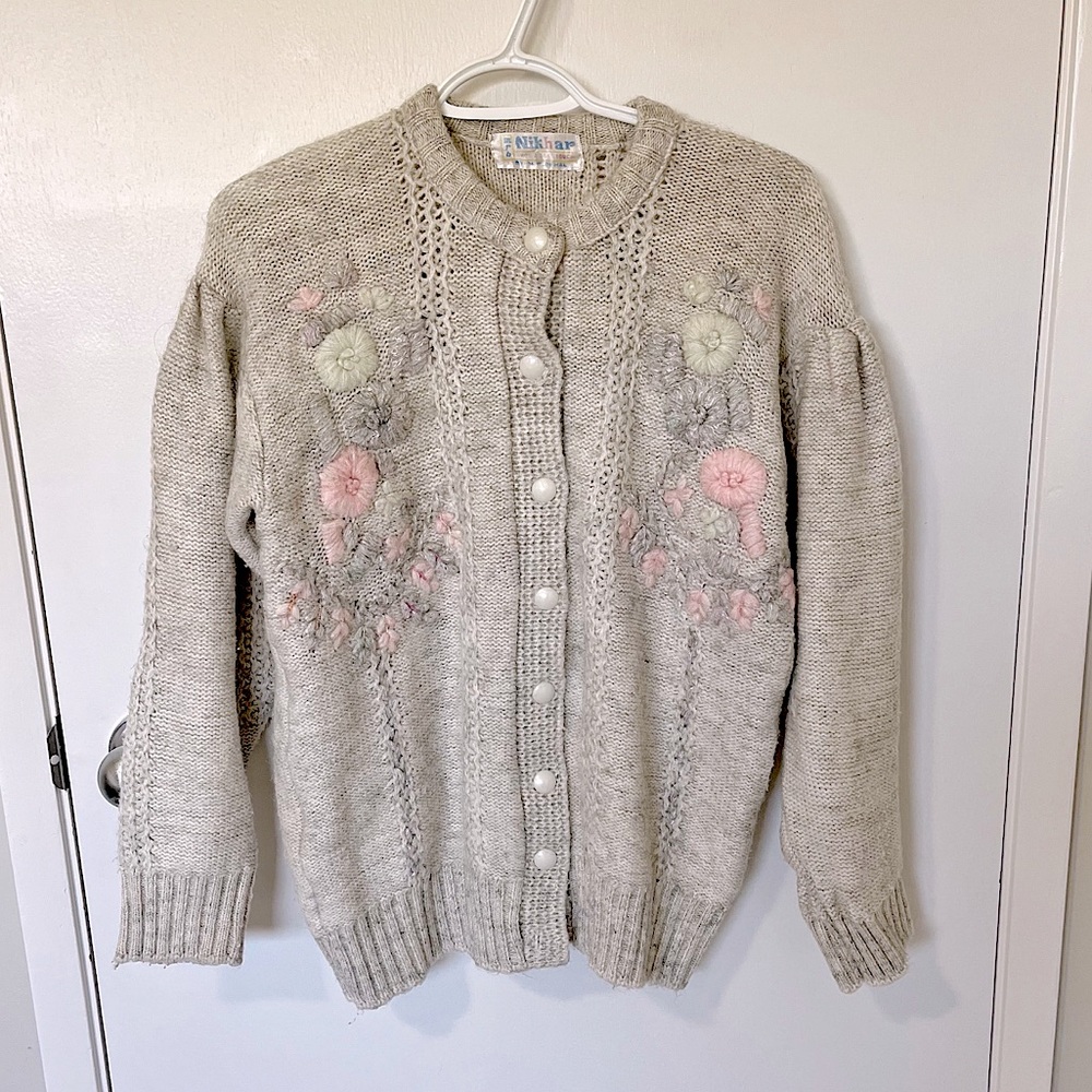 Vintage Wool Blend Floral Embroidered Cardigan Grey Pink size Small / Medium